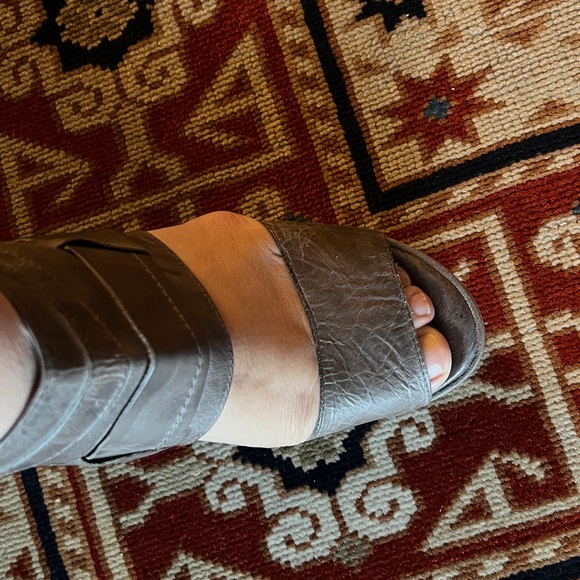 Antelope,platform leather sandals.Great condition.size 36.Grey. - Picture 10 of 11